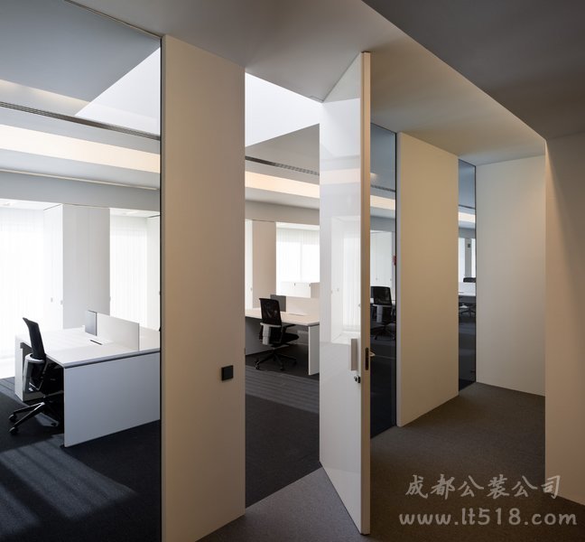 成都現代辦公室裝修風格哪家工裝裝修公司好？